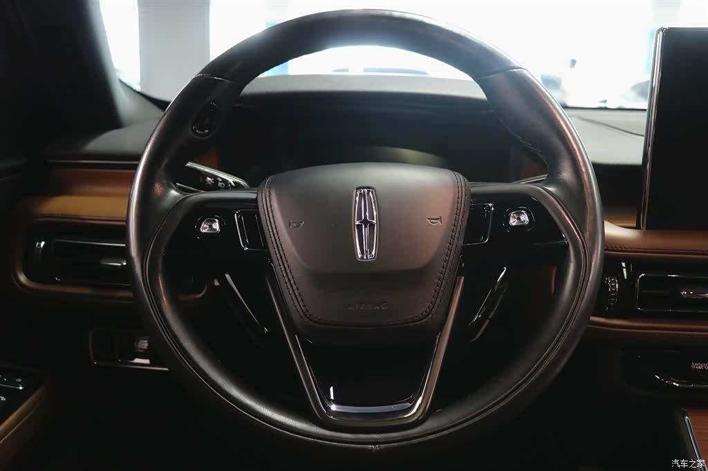 Lincoln Aviator, 2023 15