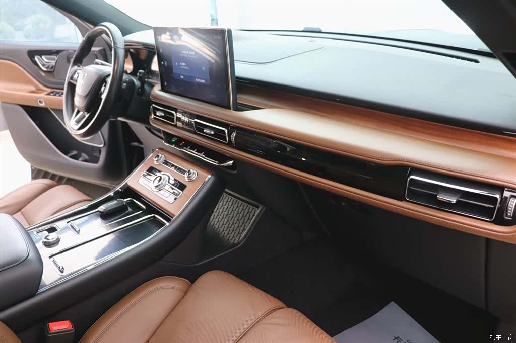 Lincoln Aviator, 2023 22
