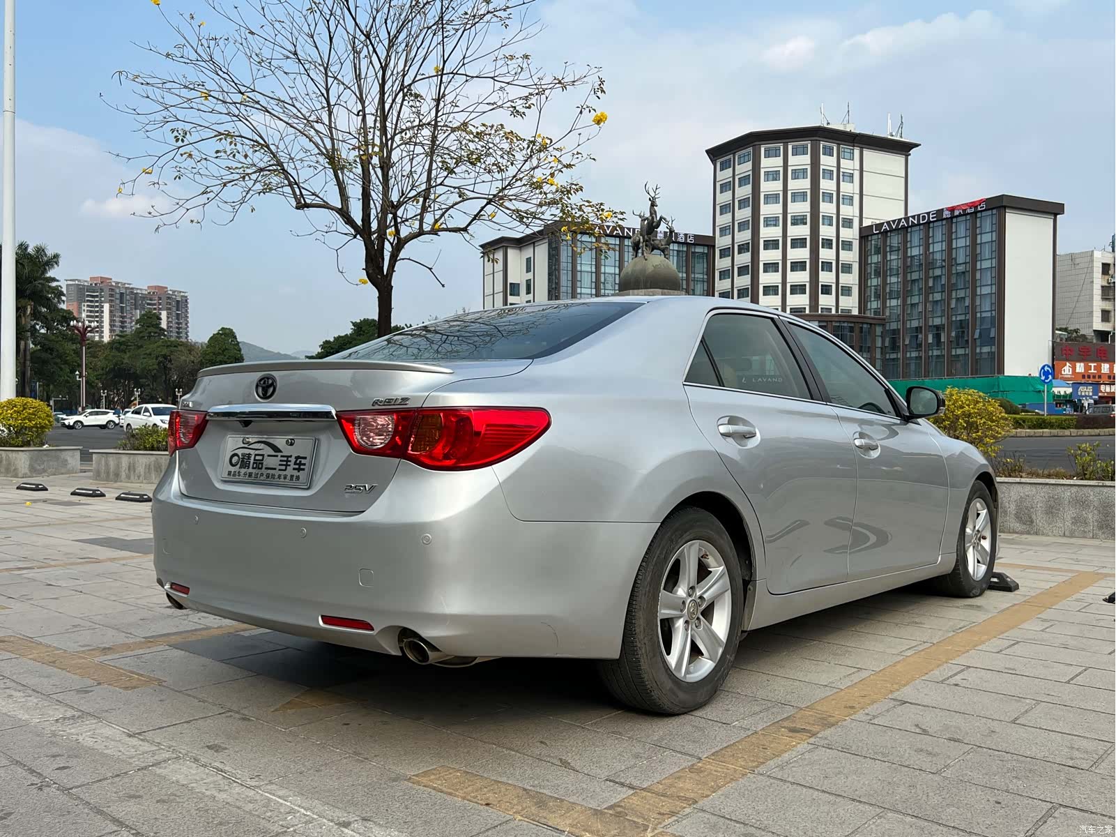 Toyota 2.5V, 2011 7