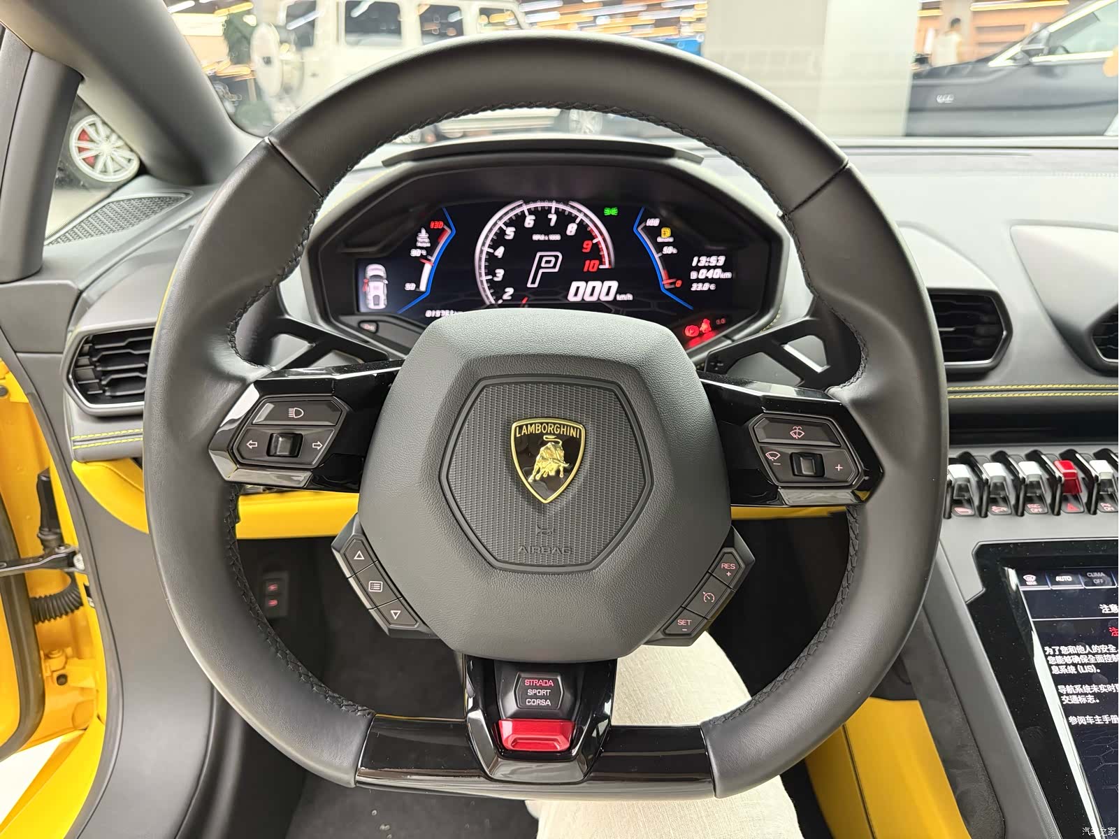 Lamborghini Huracán, 2021 все фото