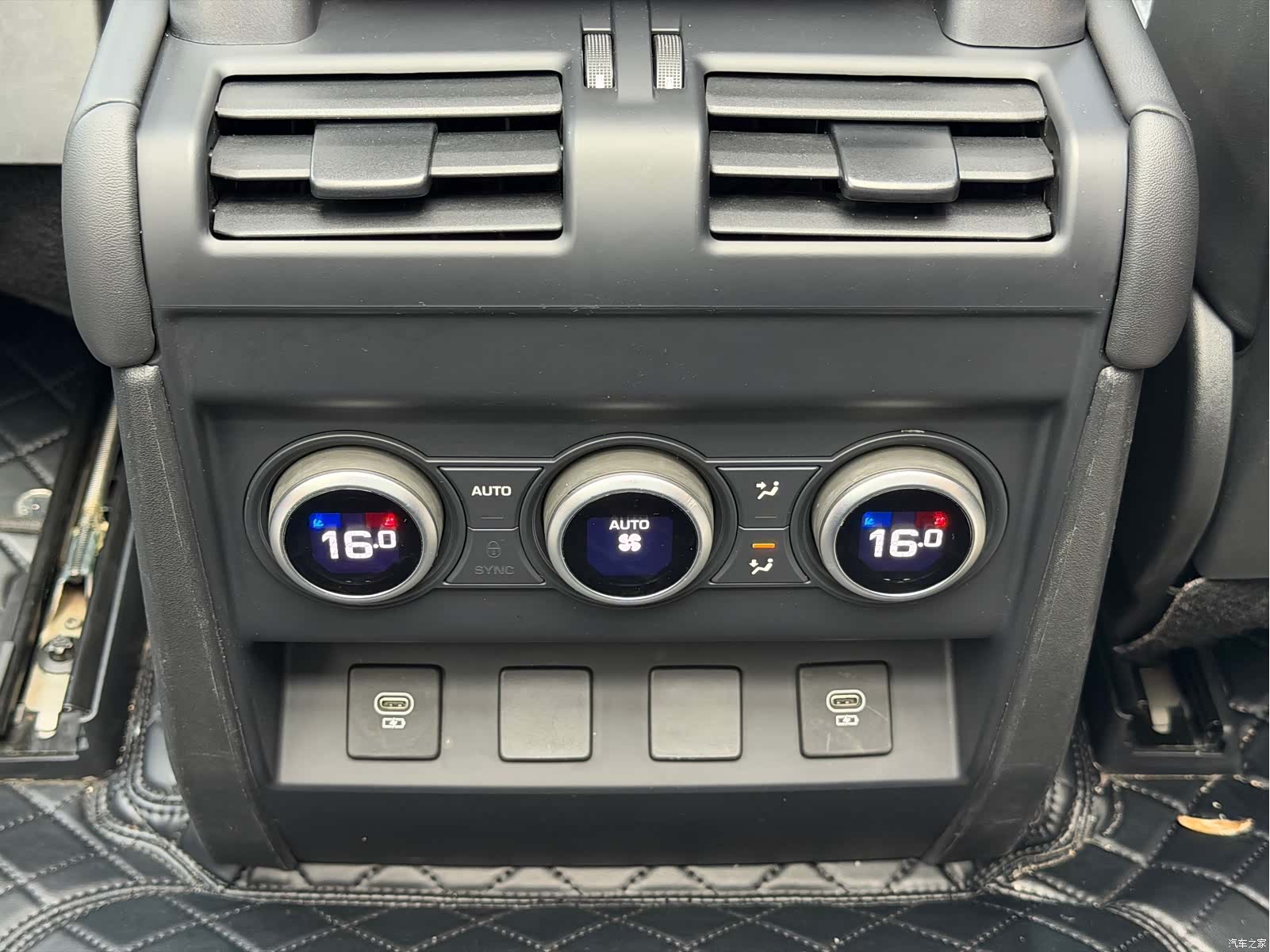 Land Rover Defender, 2022 10