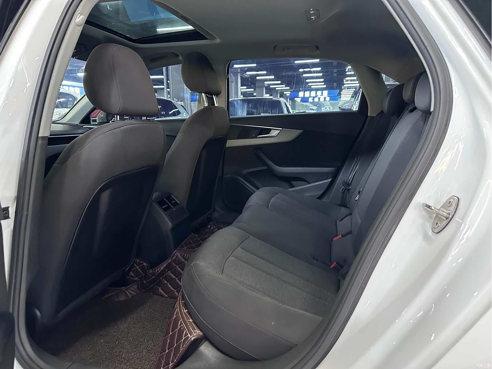 Audi A4L, 2018 6