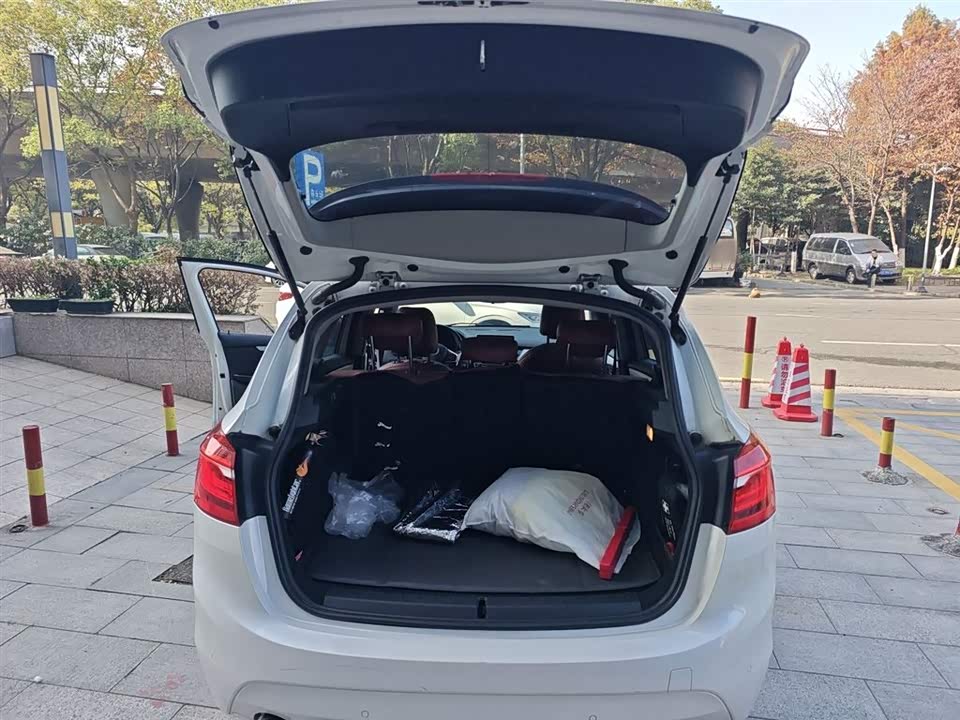 BMW 2 series station wagon