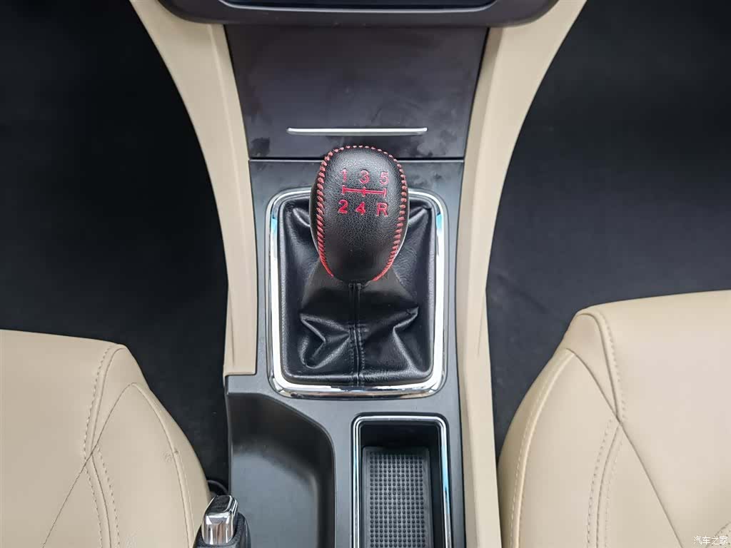 Geely Emgrand, 2017 13