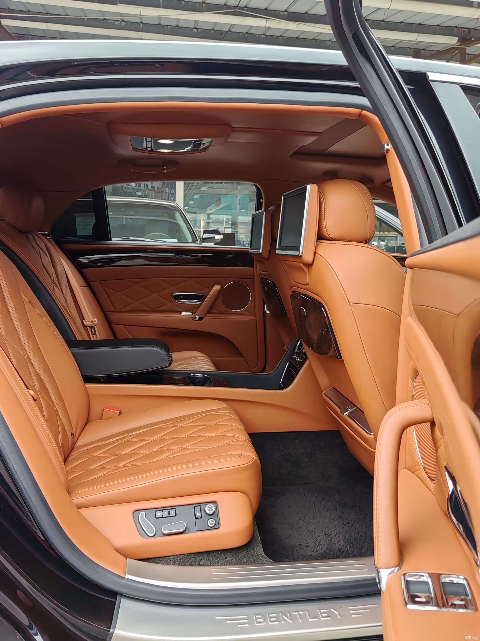 Bentley Flying Spur, 2016 9
