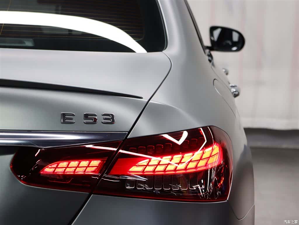 Mercedes-Benz E-Class, 2022 26