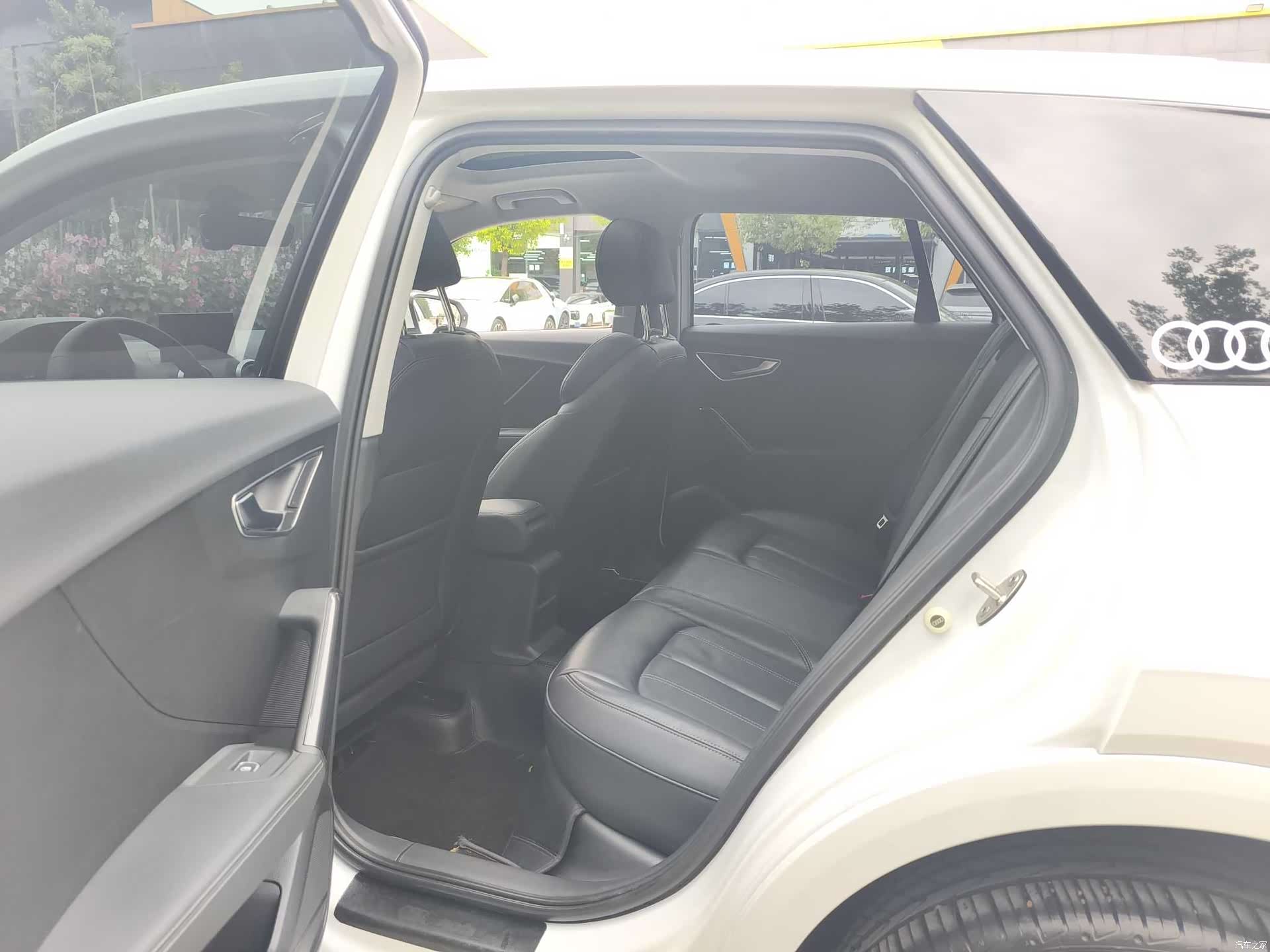 Audi Q2L, 2024 15