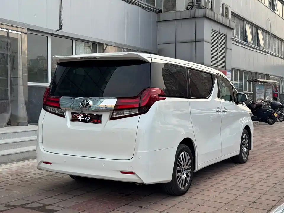 Toyota Elfa