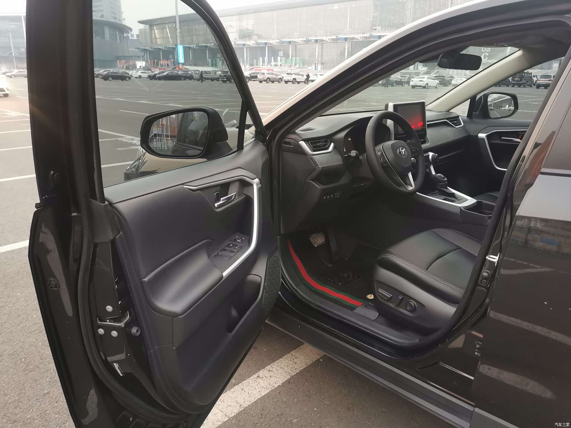 Toyota RAV4, 2022 7