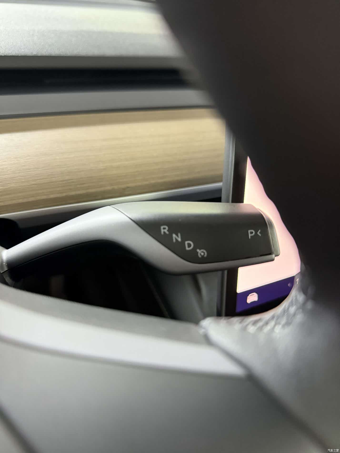 Tesla Model Y, 2023 15