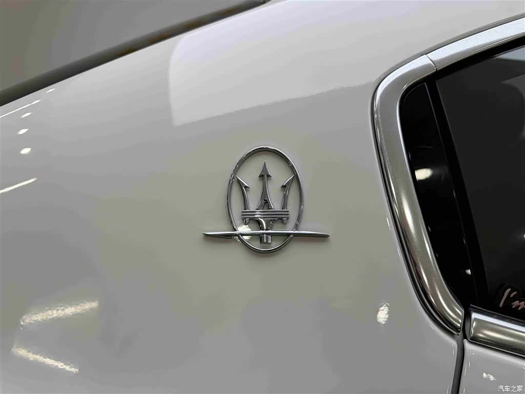 Maserati Ghibli, 2015 18