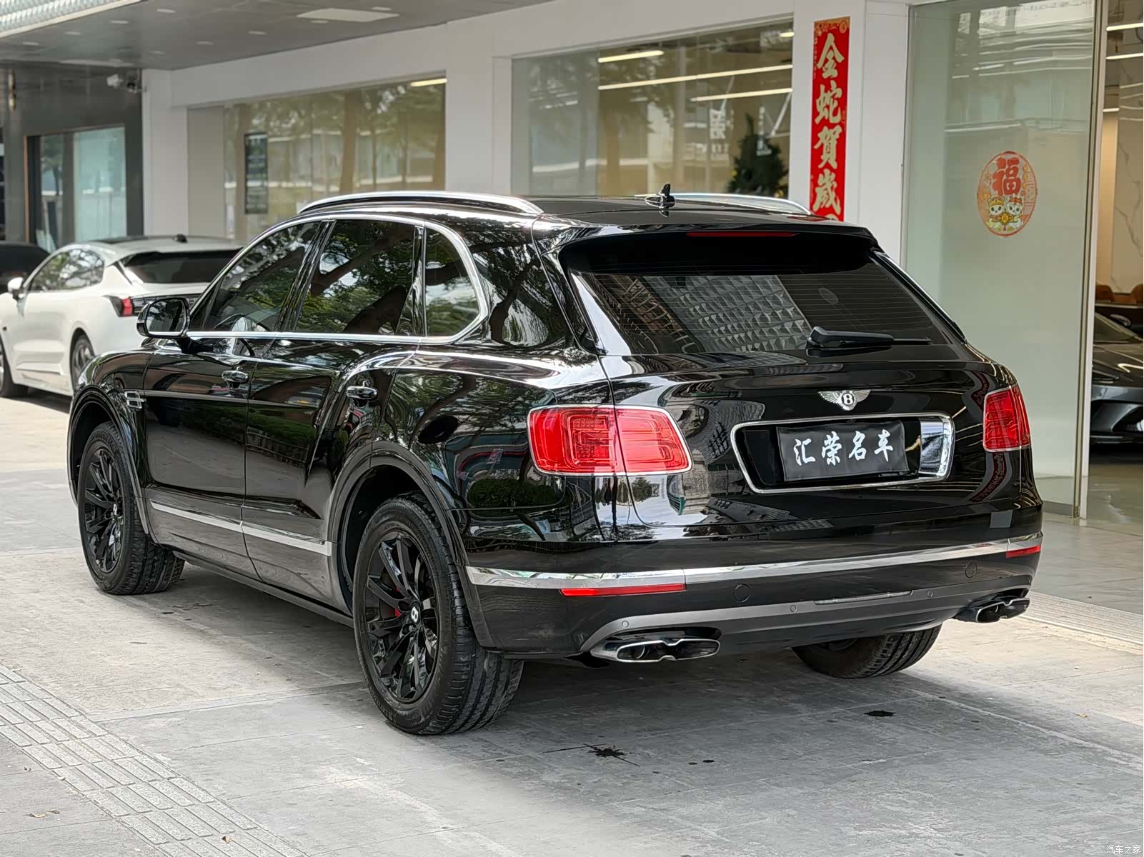 Bentley Bentayga, 2019 14