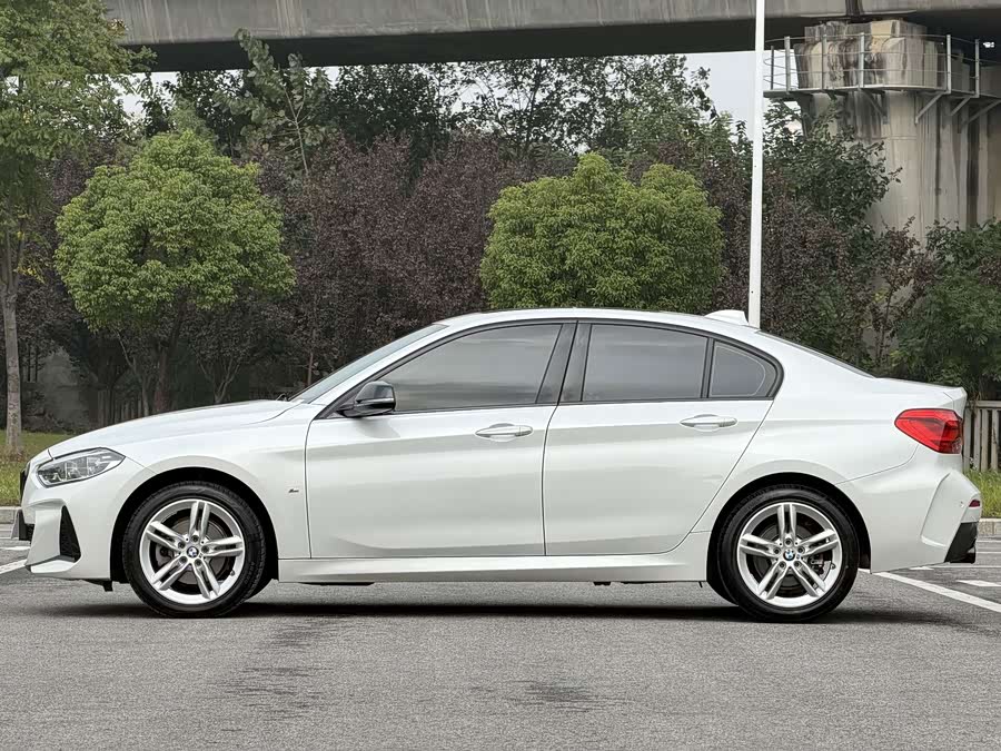 BMW 1 Series 2021, фото 17