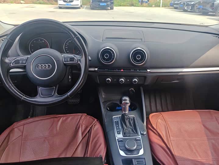 Audi A3 2015 Limousine 35 TFSI bai wan ji nian zhi ling xing