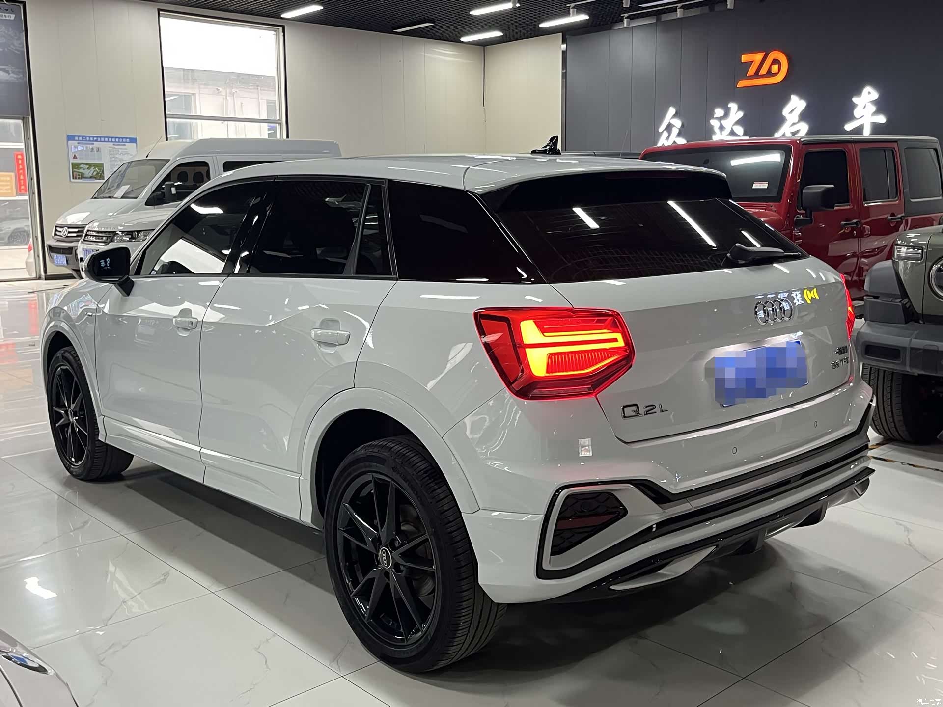 Audi Q2L, 2024 все фото