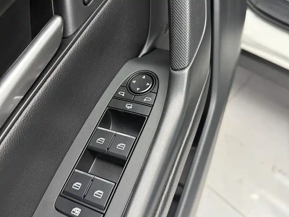 Mazda CX-50 line also