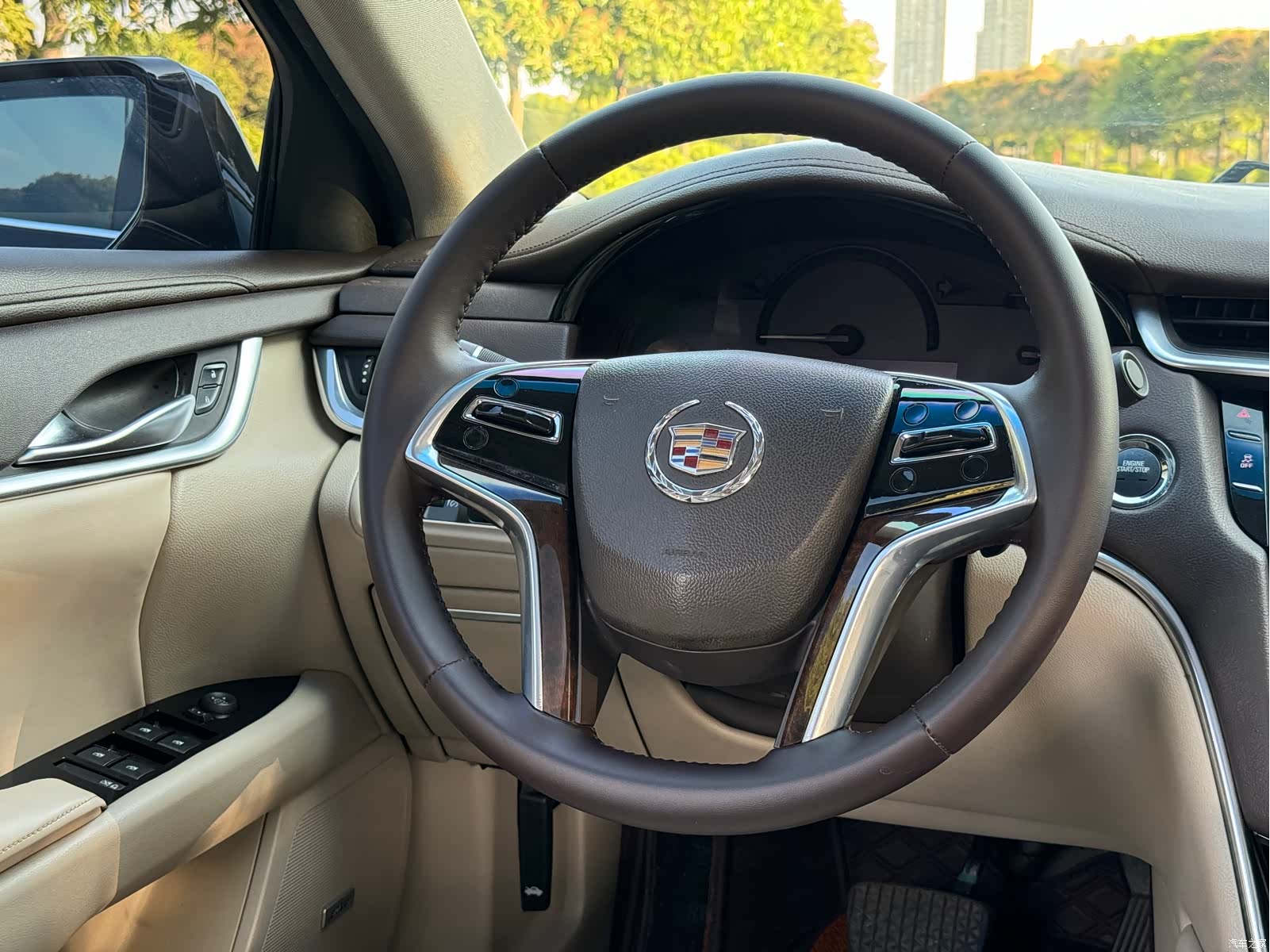 Cadillac XTS, 2013 11