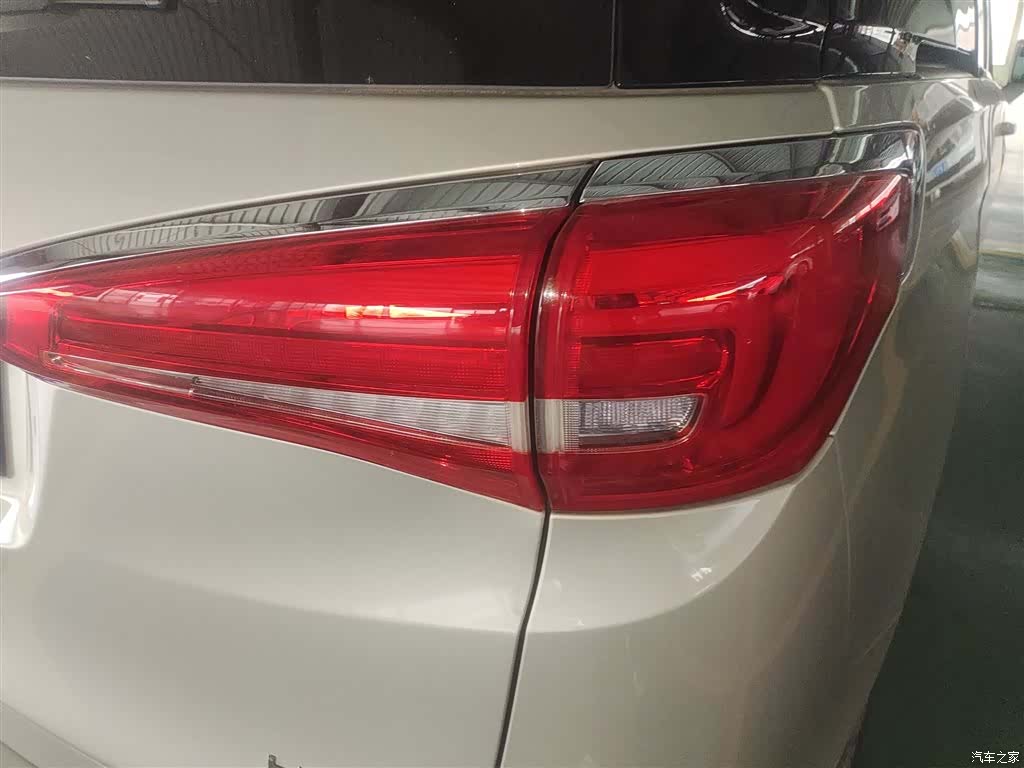 Buick GL8, 2018 8