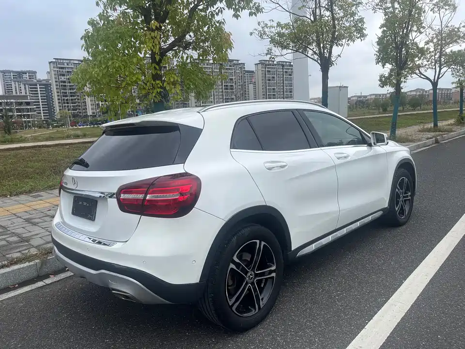 Mercedes-Benz GLA