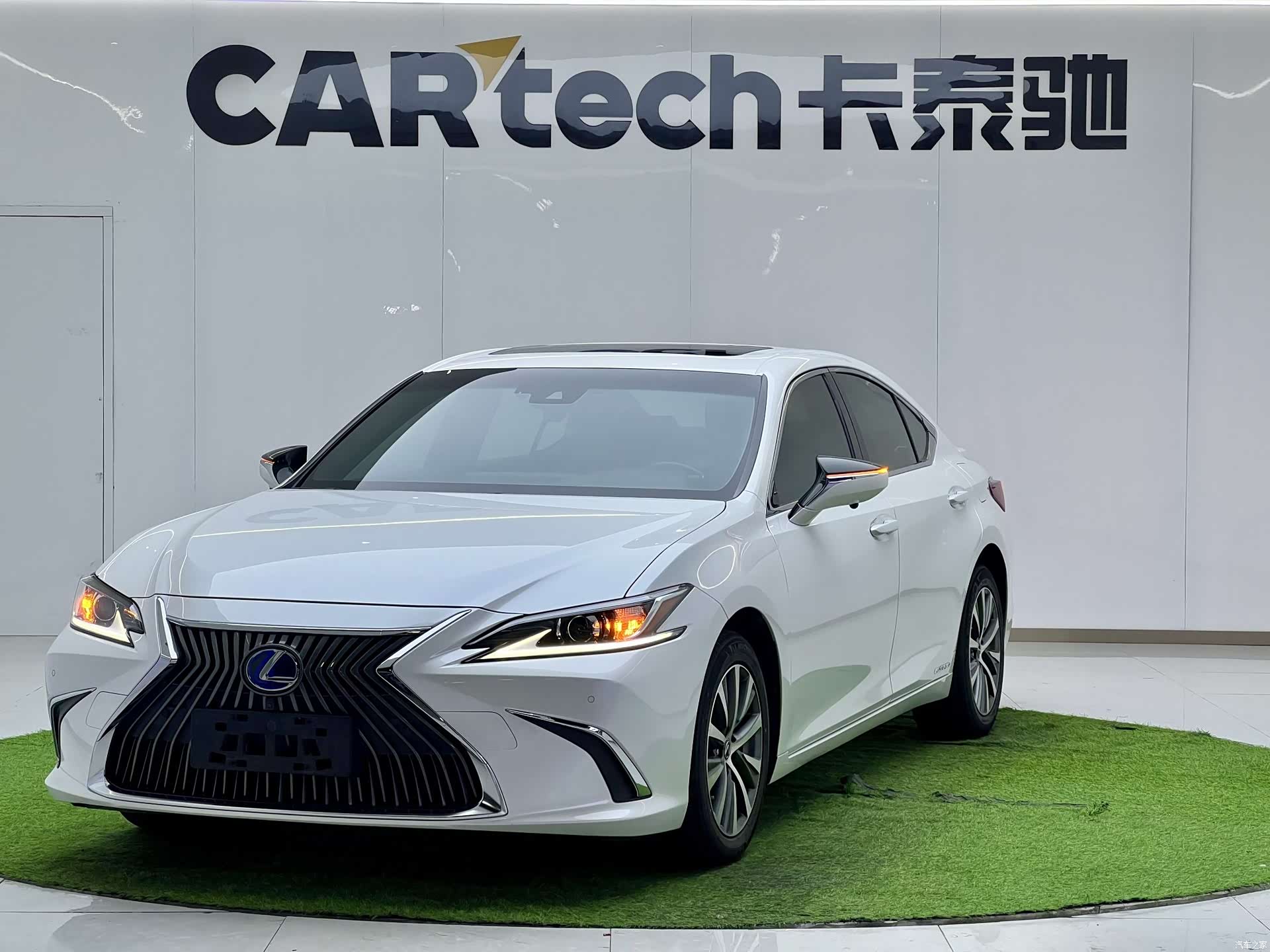 Lexus ES, 2018 1