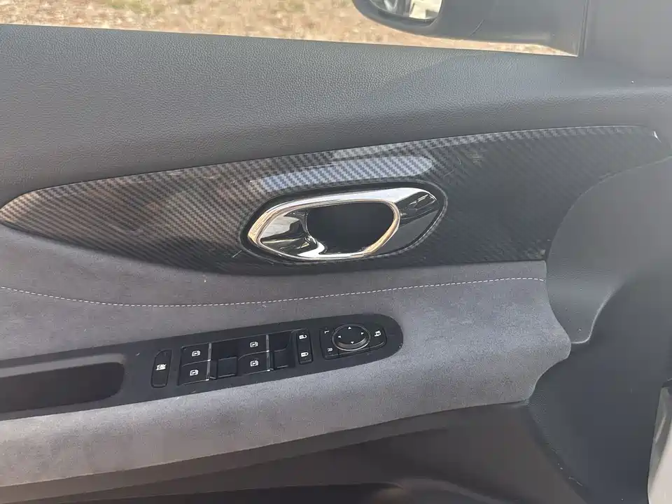 Trumpchi Shadow Leopard