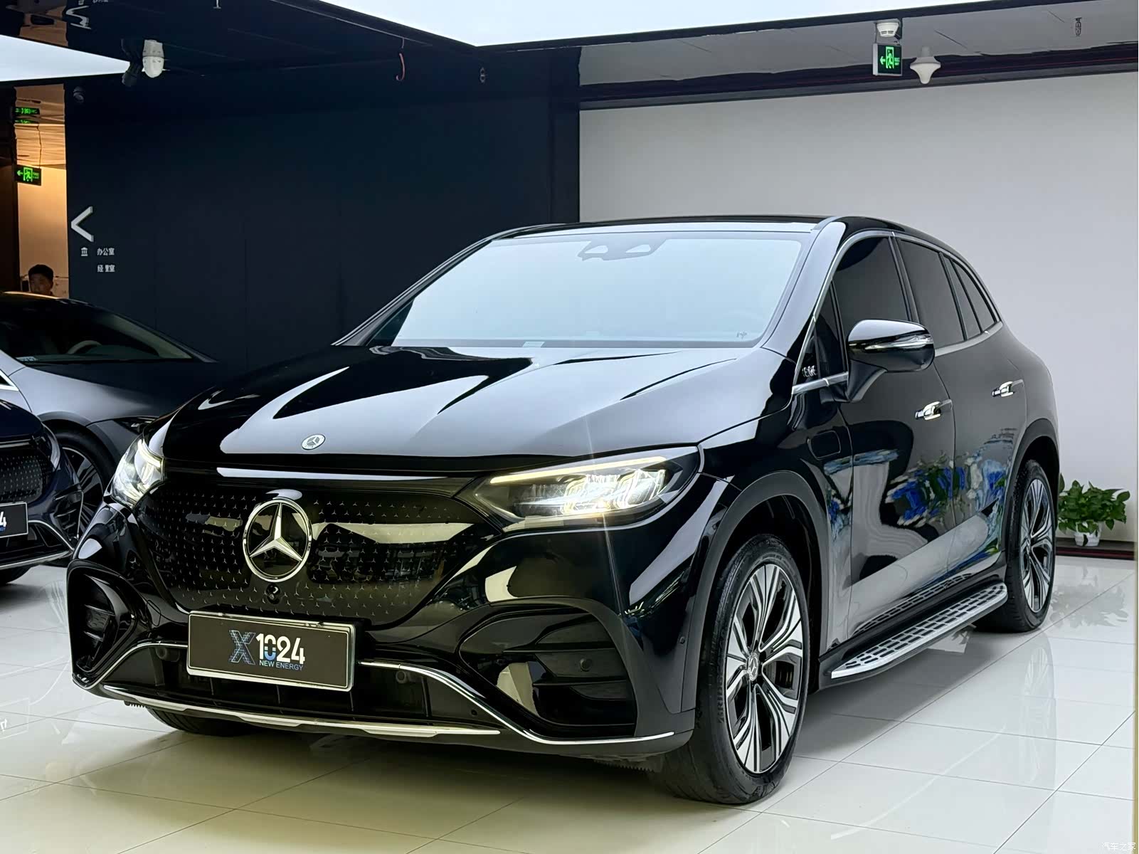 Mercedes-Benz EQE, 2023 18