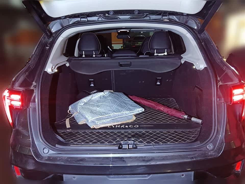 Lynk & Co 01