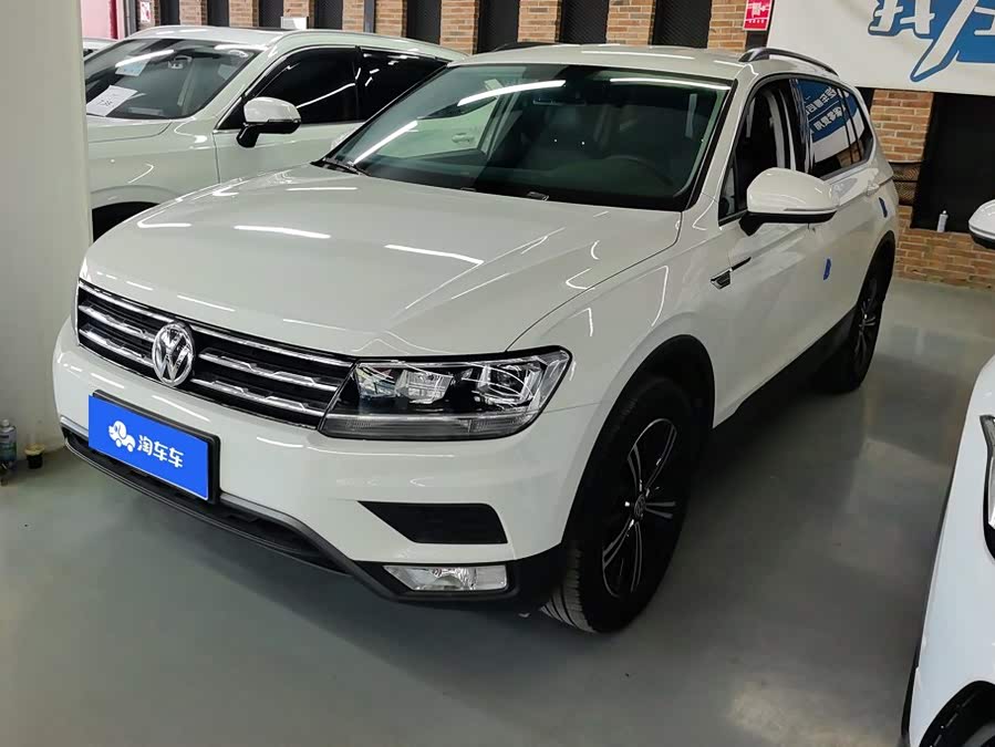 Volkswagen Tiguan L 2020, фото 1