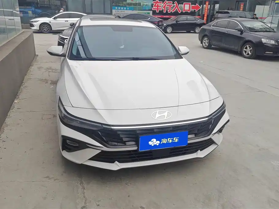 Hyundai Elantra