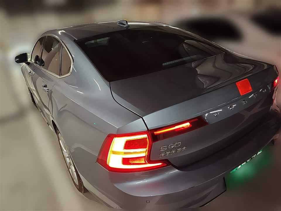 Volvo S90