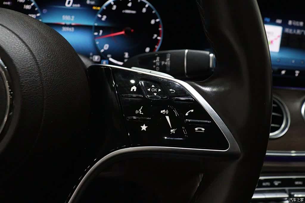 Mercedes-Benz E-Class, 2023 15