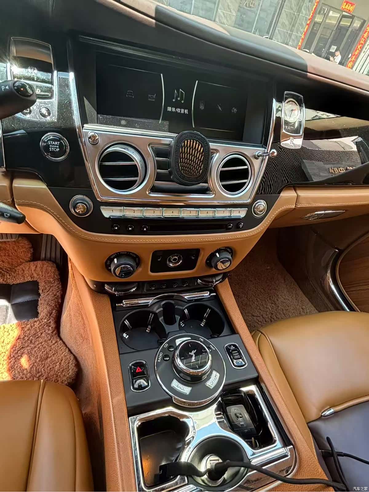Rolls-Royce Wraith, 2014 все фото