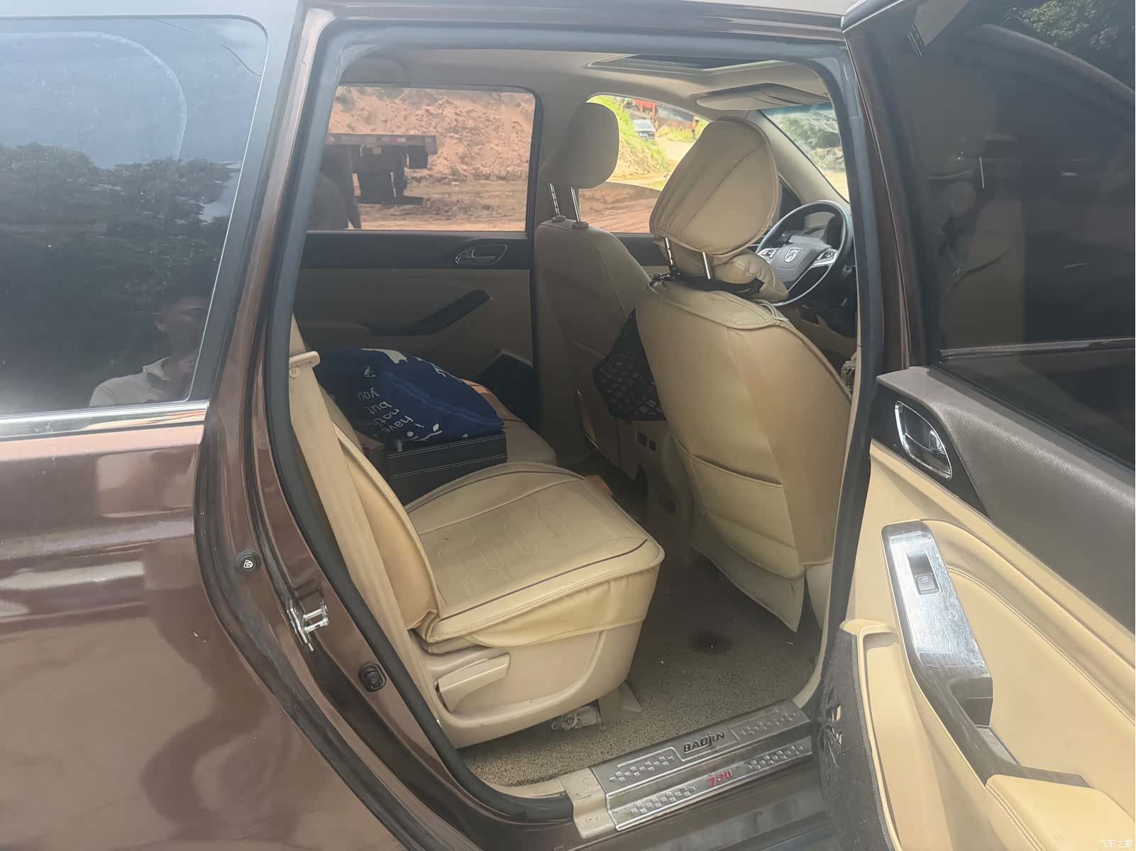 Wuling 730, 2015 13