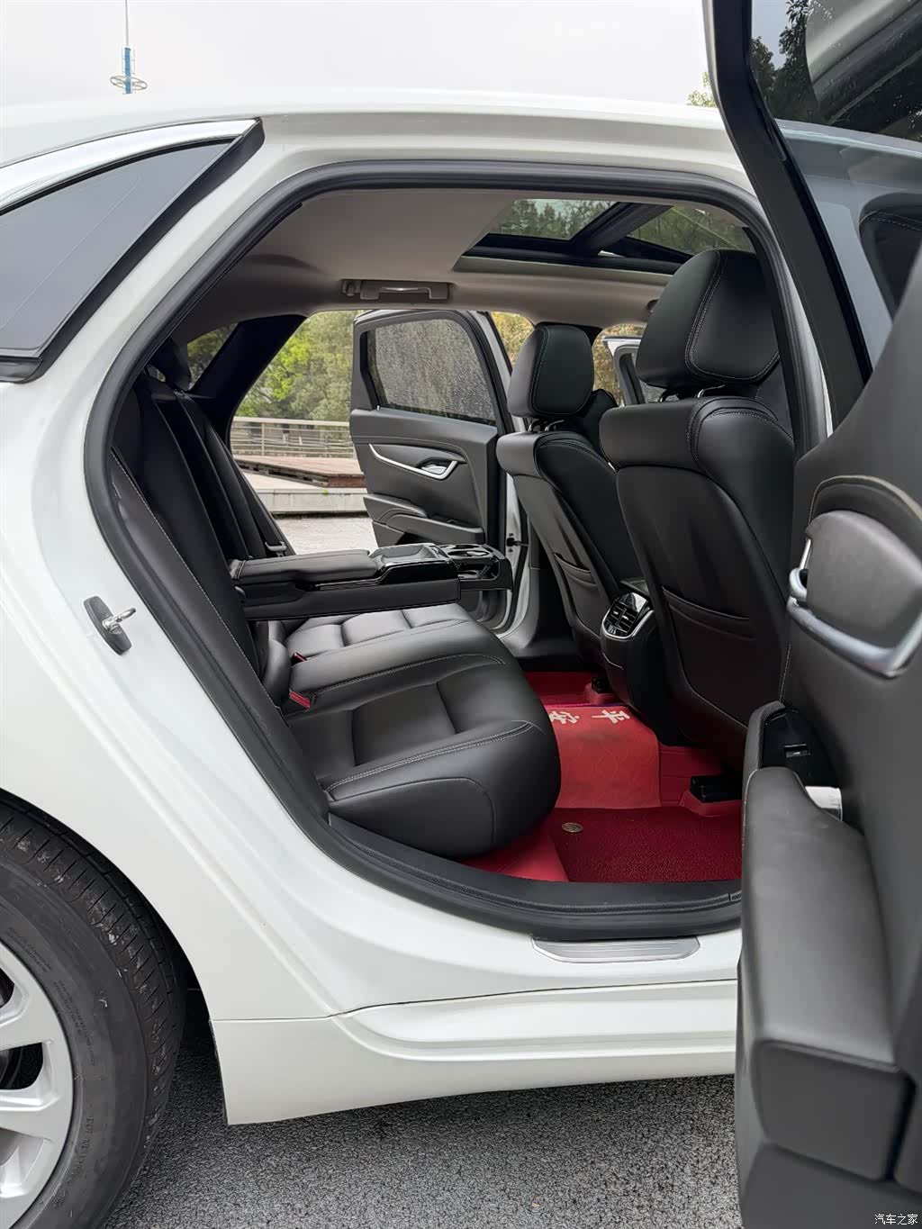 Cadillac XTS, 2019 13
