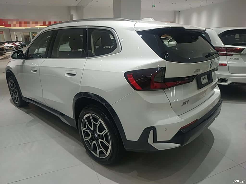 BMW X1, 2025 все фото