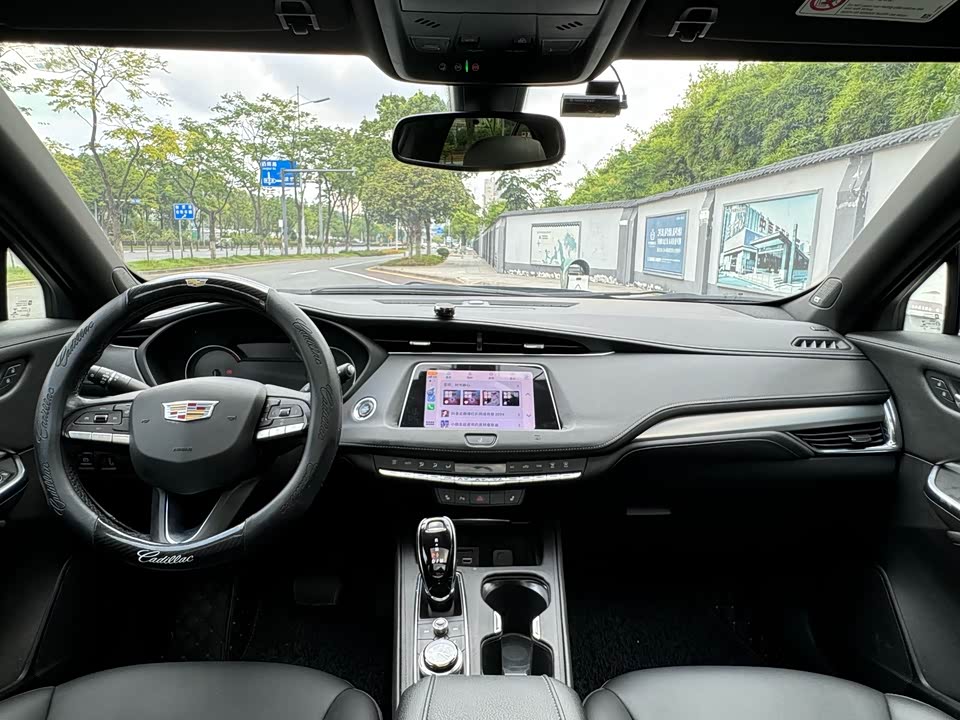 Cadillac XT4