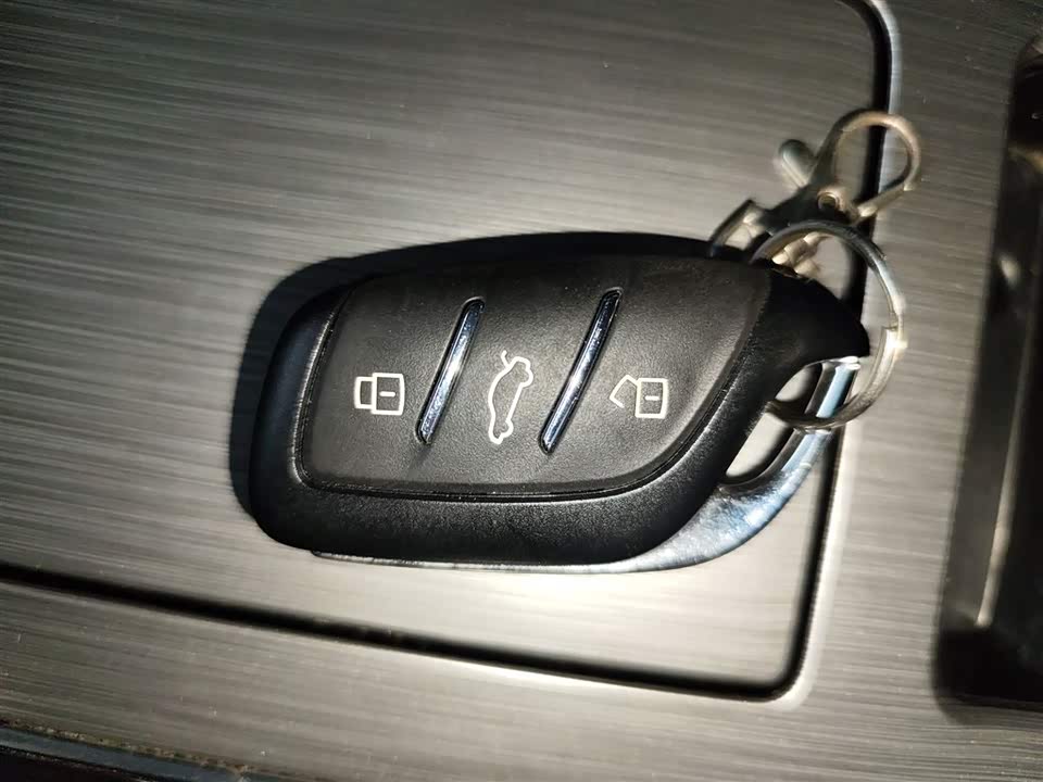 Roewe RX5 New energy