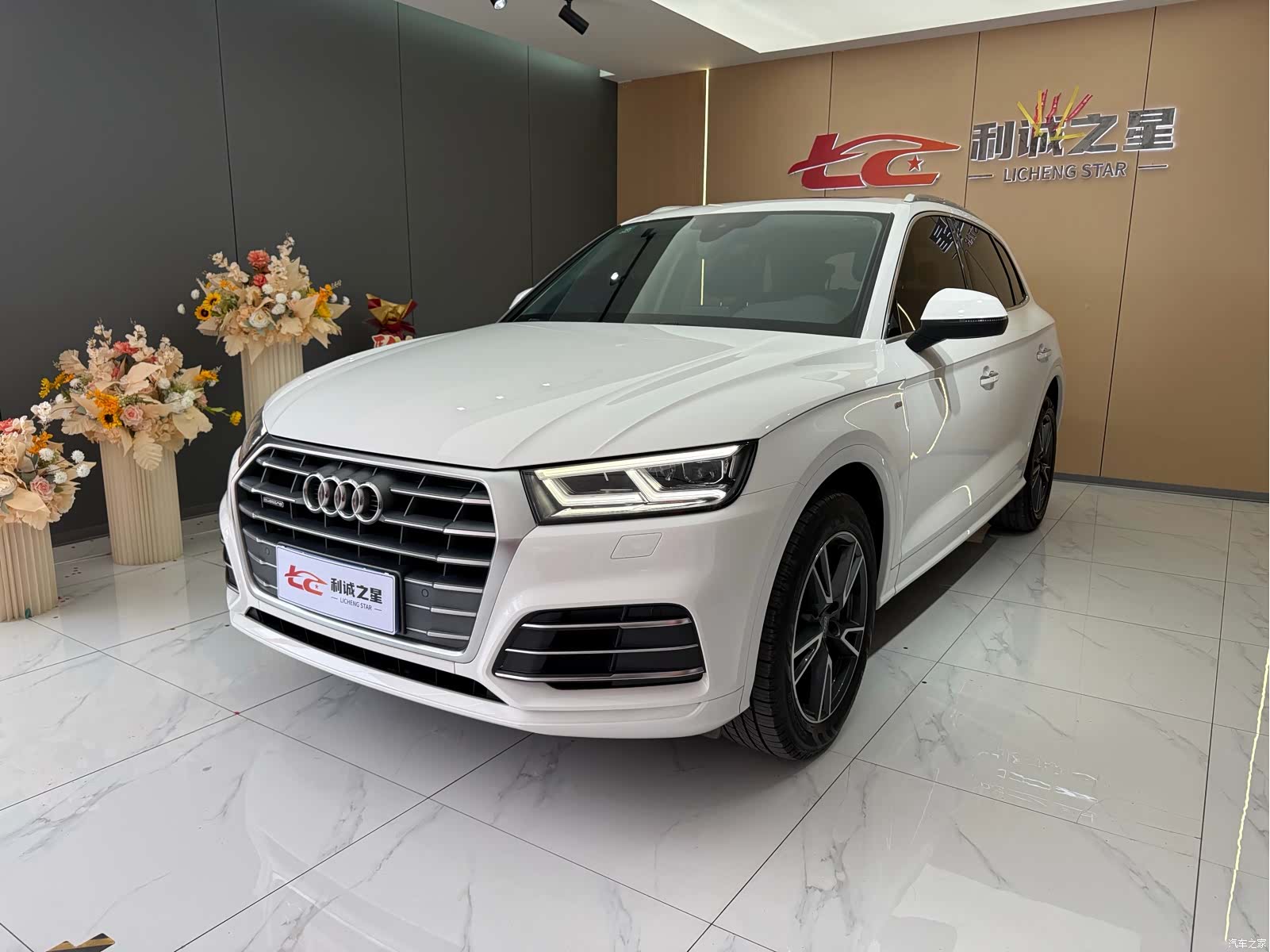Audi Q5L, 2019 1