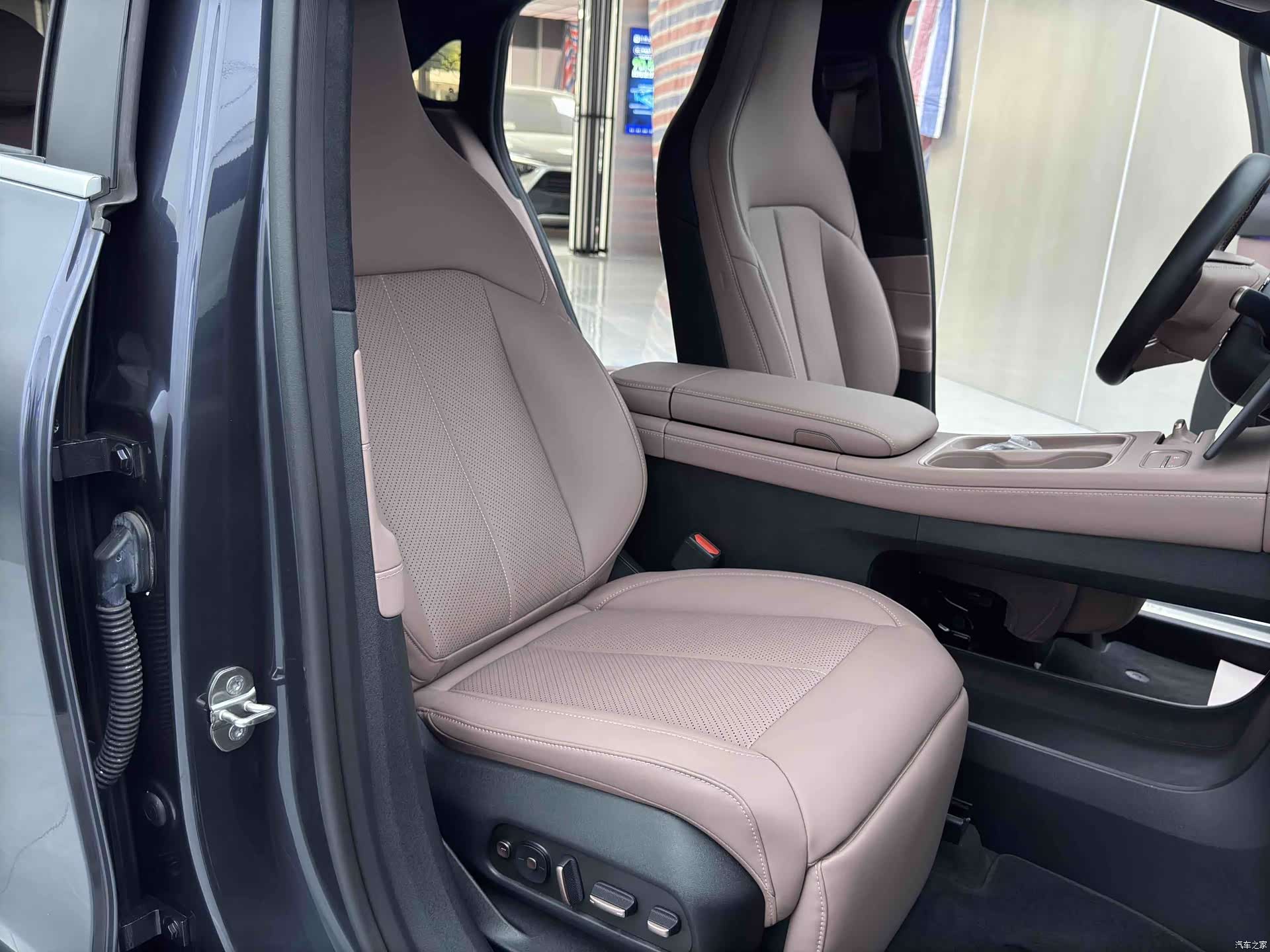 NIO EC6, 2024 19