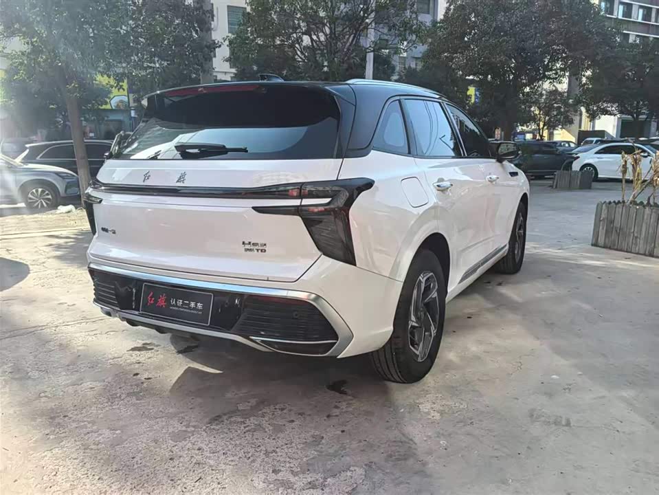 Hongqi HS3