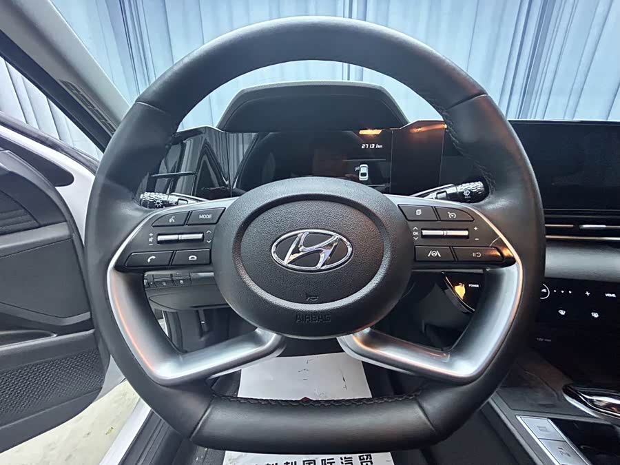Hyundai Elantra 2023, фото 6