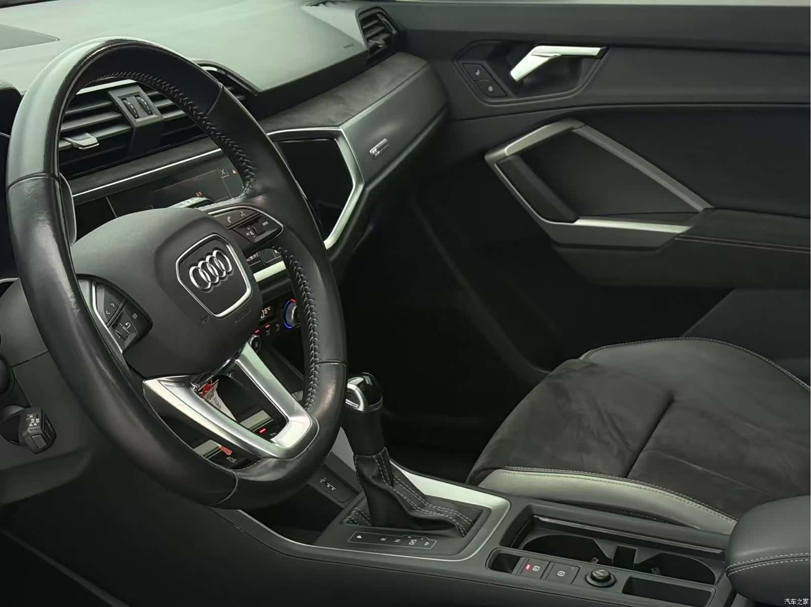 Audi Q3, 2021 13