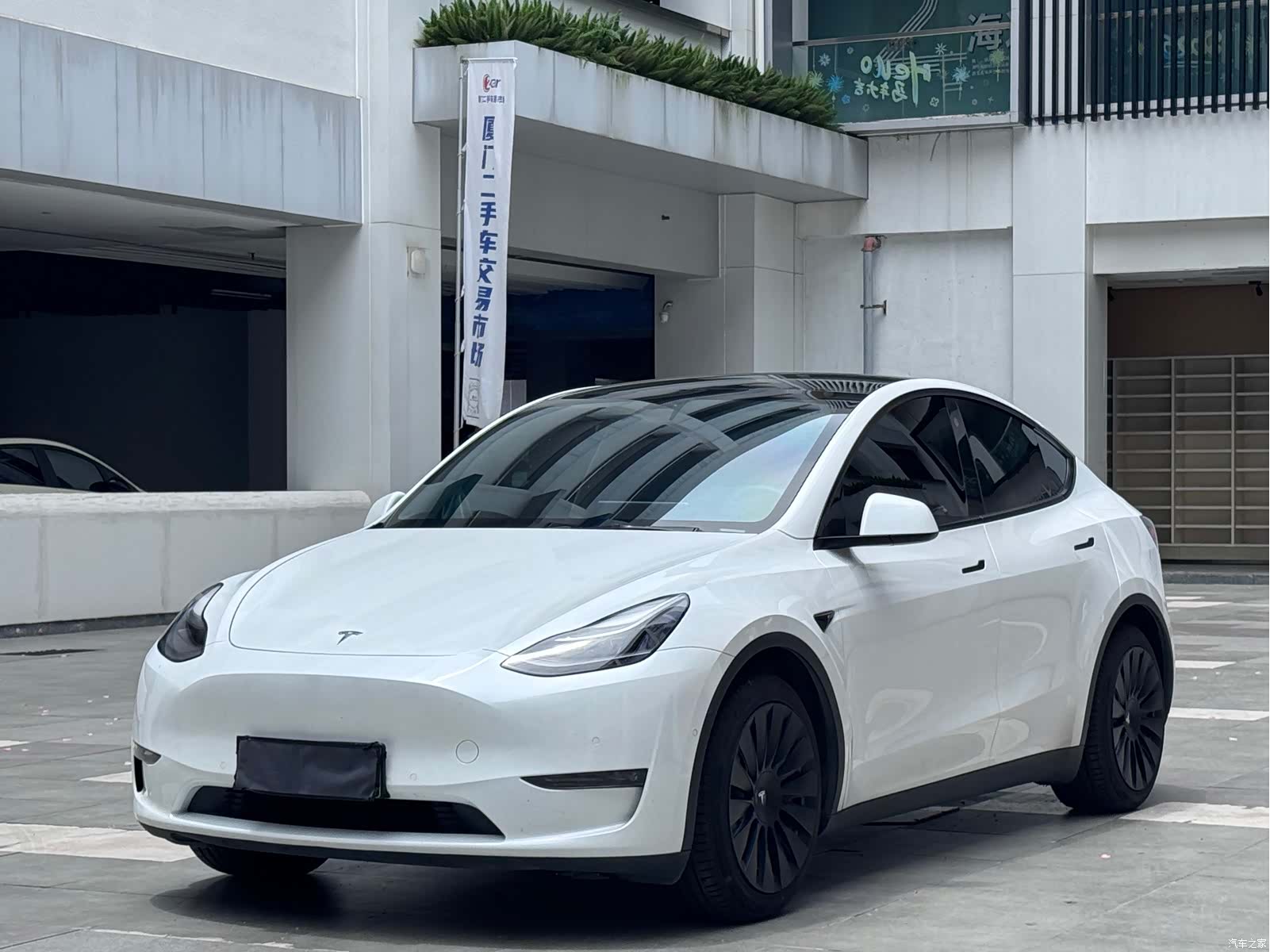 Tesla Model Y, 2021 1