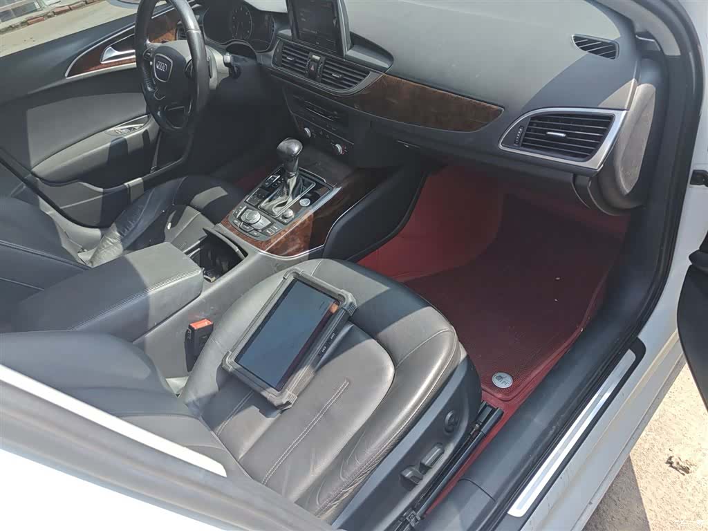 Audi A6L, 2015 25
