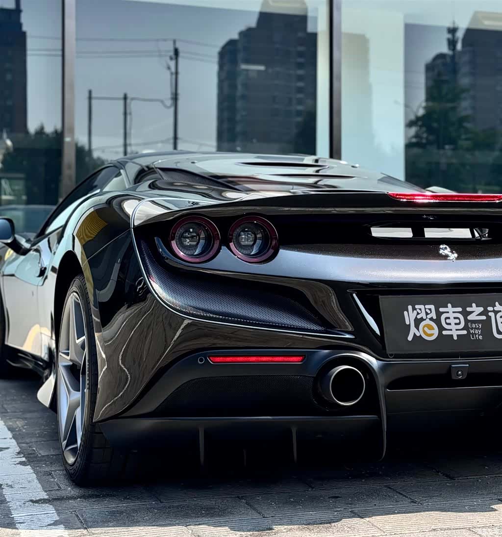 Ferrari F8, 2022 26