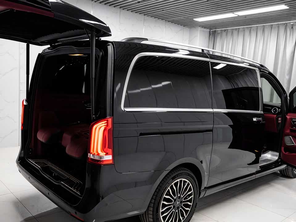 Mercedes-Benz V-class