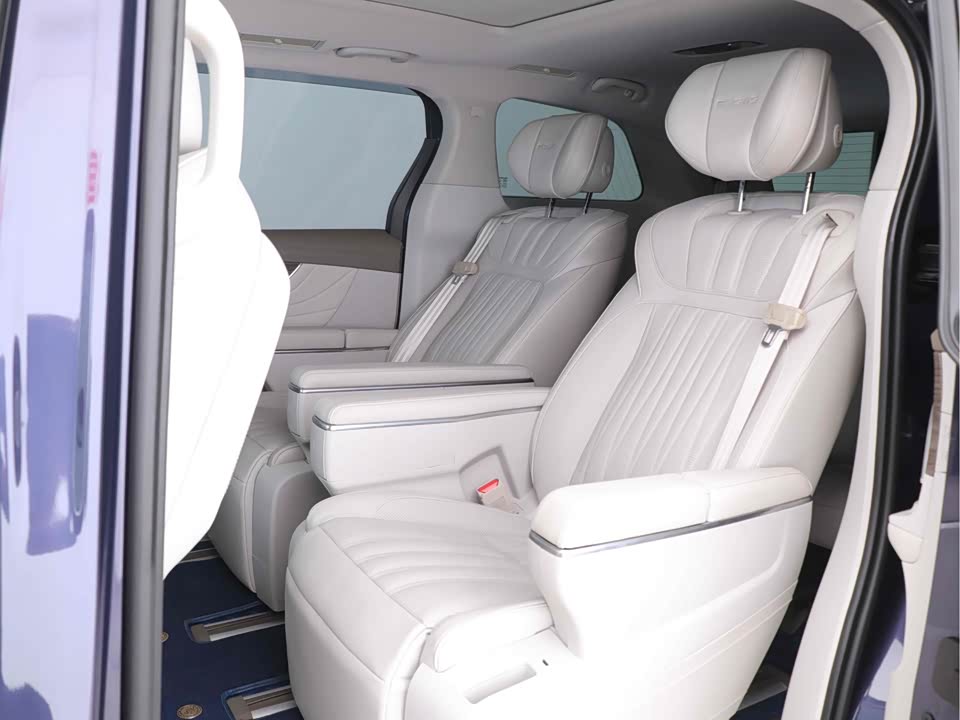 Roewe iMAX8
