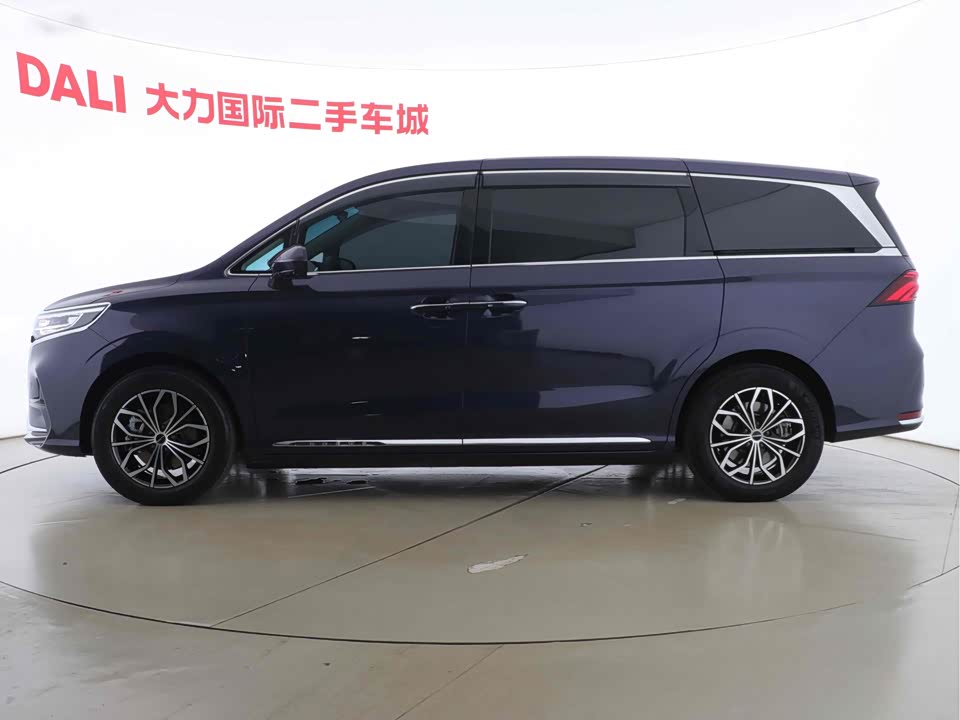 Roewe iMAX8