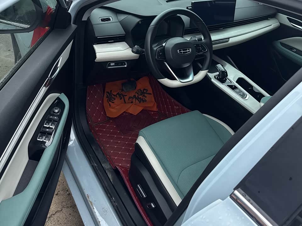 Geely Emgrand L HiP Geely Emgrand L HiP