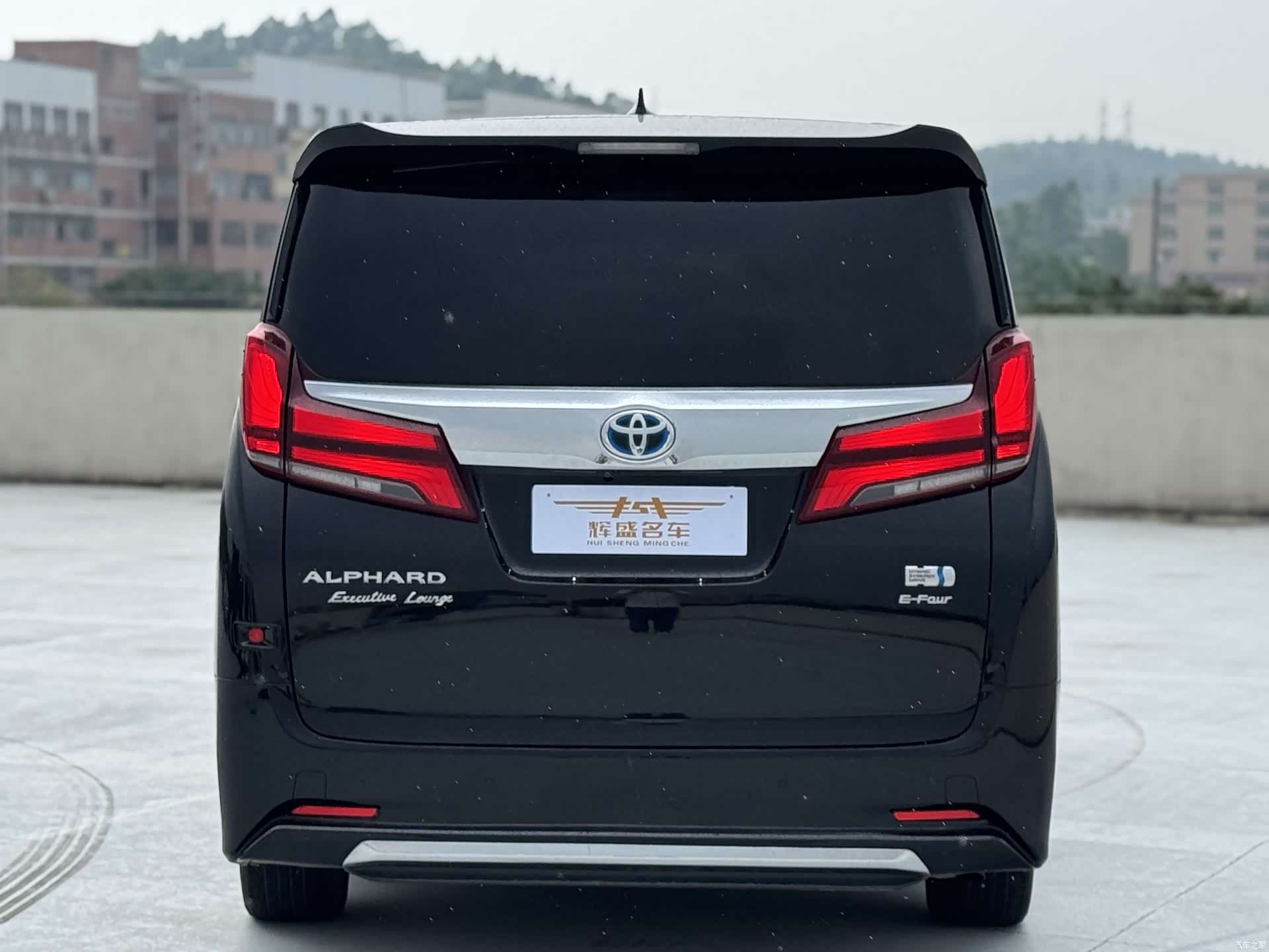 Toyota Alphard, 2022 все фото
